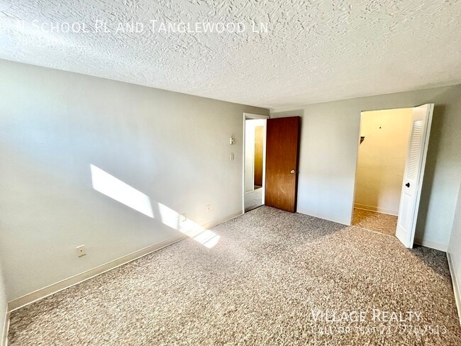 Building Photo - 343 N School Pl