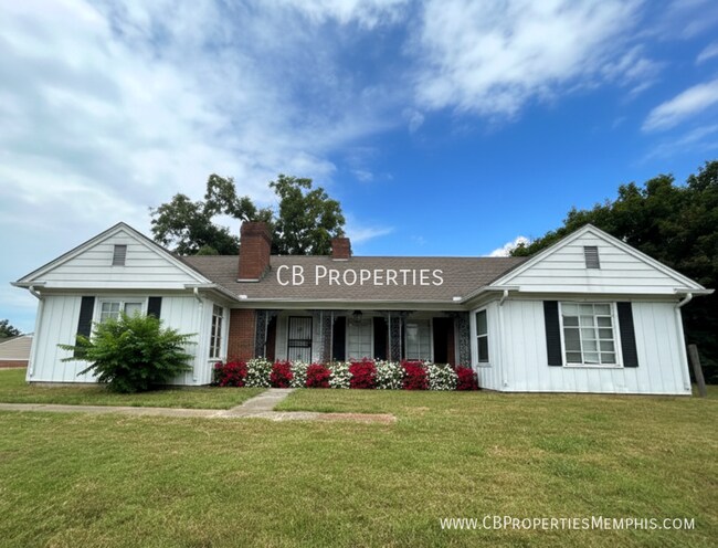 Primary Photo - 4320 Bishop Hills Dr