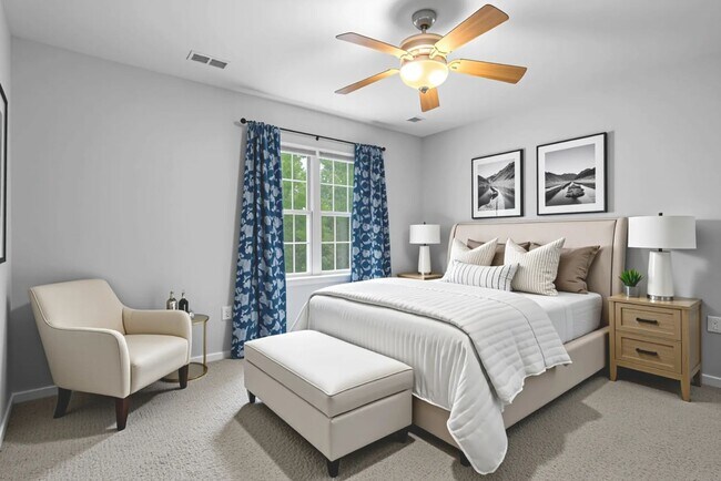 Building Photo - HAMPTON PARK - Pristine 4-5 bedroom home a...