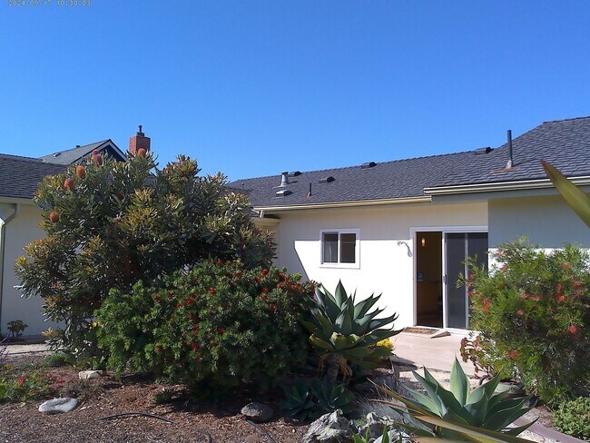 Building Photo - Sunset Terrace 3 bedroom, 2 bath house, 2 car garage in Los Osos