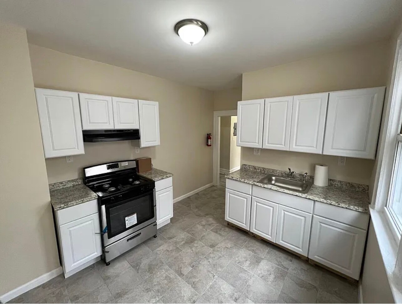 Kitchen - 74 Smith St