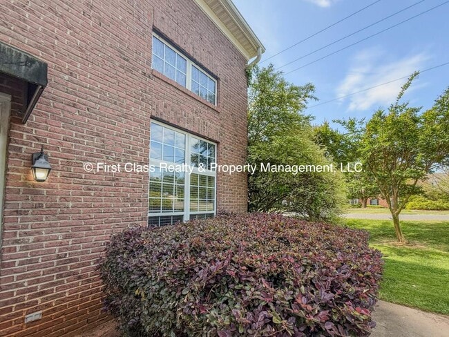 Building Photo - 710 Tavern Ct