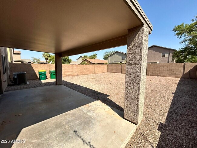Building Photo - 42406 W Sunland Dr