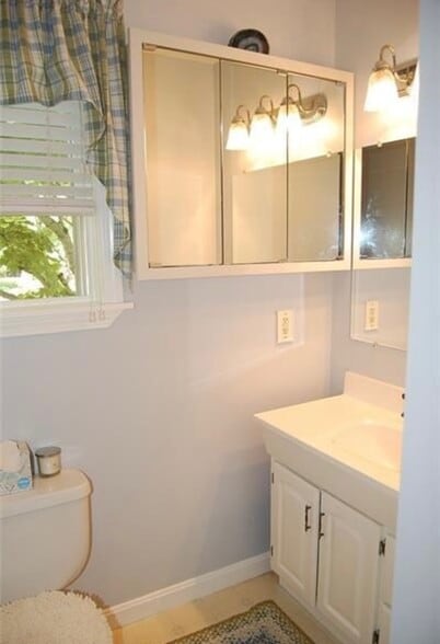 Building Photo - 48 Narragansett St