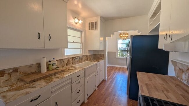 Building Photo - Pacific Grove Cottage with Classic Character