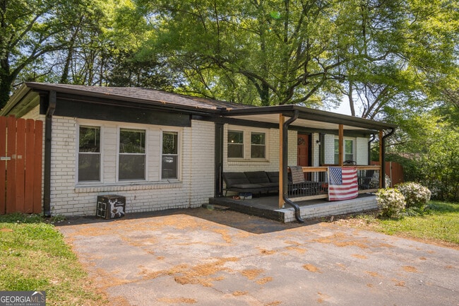 Building Photo - 120 Hillside St