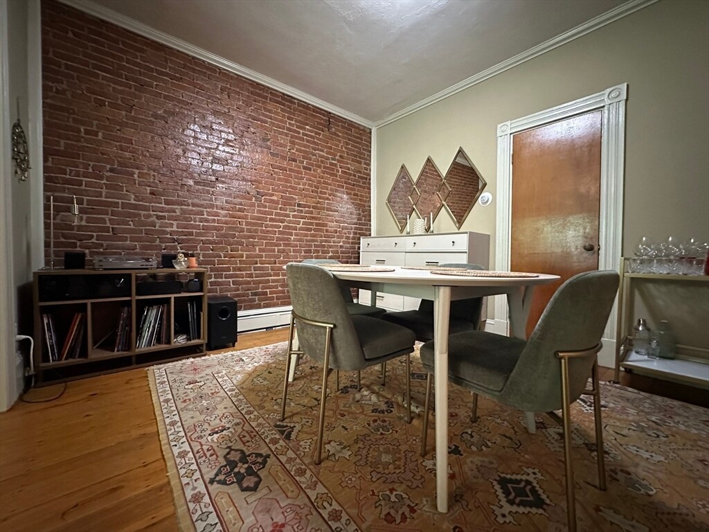 Building Photo - 279 Chestnut Ave