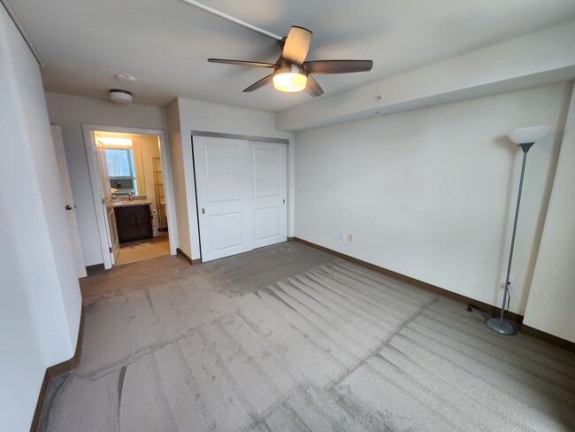 Building Photo - 988 Halekauwila St