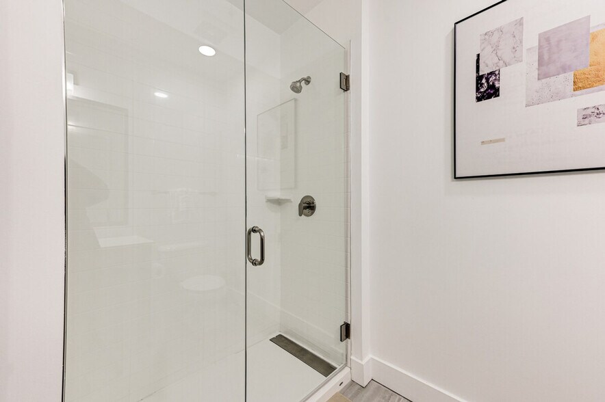 Building Photo - 1812 U.S. 19-SI ID1460735P