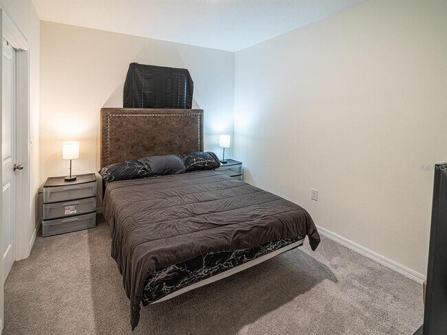 Building Photo - 2910 Boxwood Grove Row