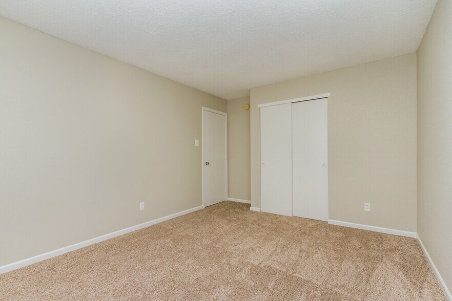 Building Photo - 10236 Hatherley Way