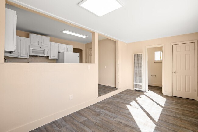 Building Photo - 532 Loma Hermosa Dr NW