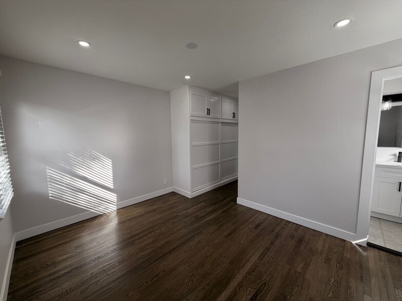 Building Photo - Stylish Fully Renovated 3-Bedroom Home with a Large Backyard