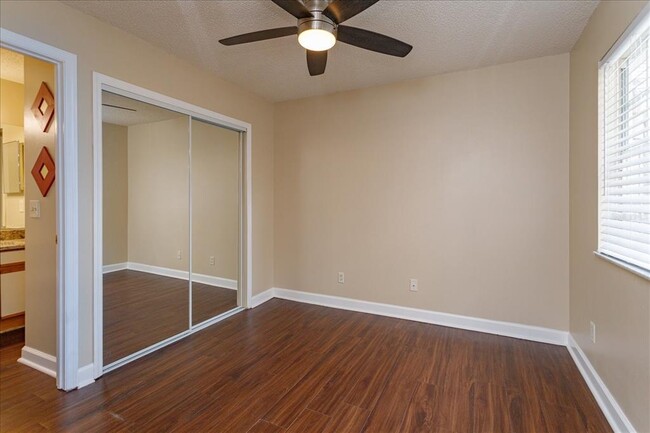 Building Photo - 620 Glenwood Ct