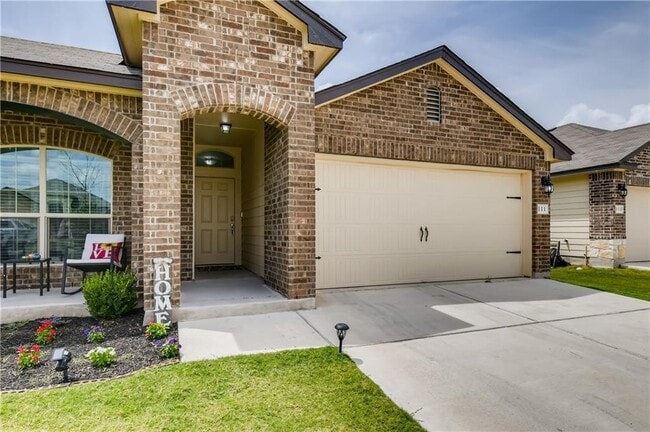 Building Photo - 111 Lillian Dr