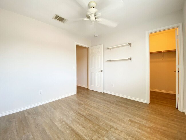 Building Photo - Spacious 4 Bed 3 Bath Rental with Modern Touches in Austin