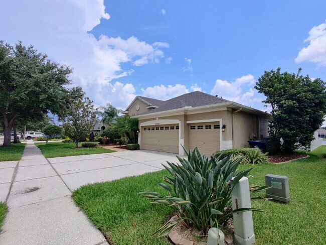 Building Photo - 22646 Cliffside Way