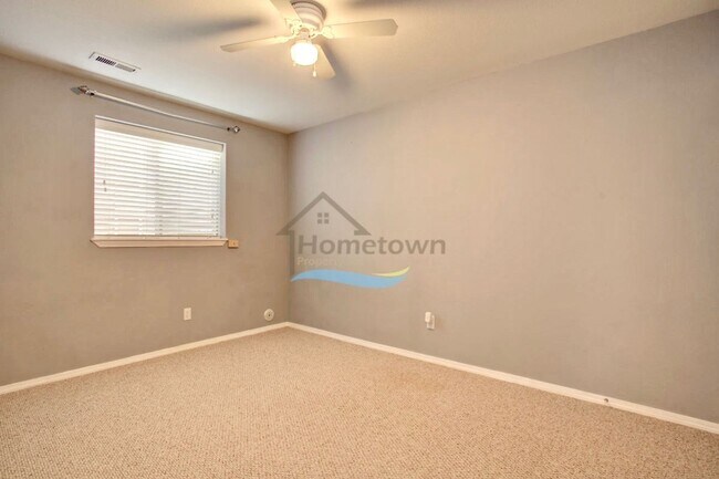 Building Photo - 5940 N Stafford Rd