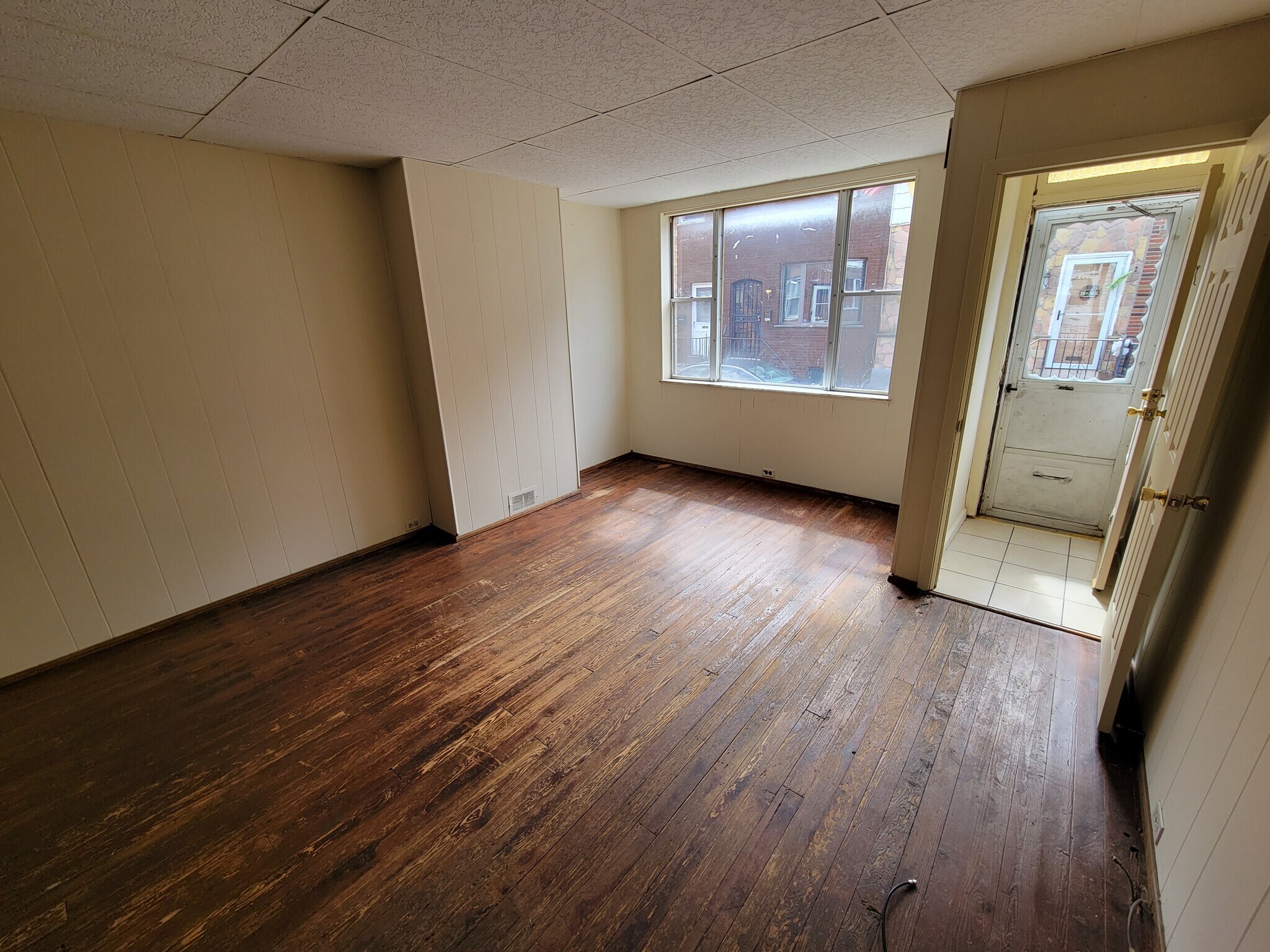 Building Photo - 1825 Daly St