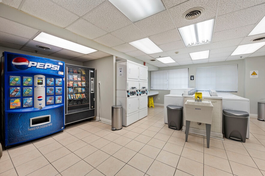 Laundry Room - 2101 Chestnut St