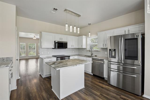 Building Photo - 703 Fossil Hill Dr