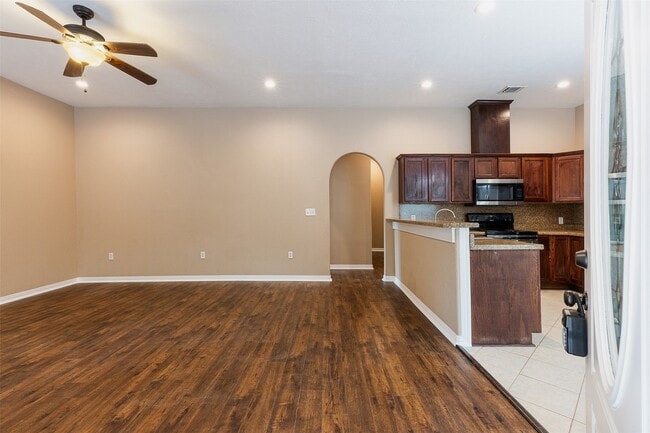 Building Photo - 10552 FM Rd 2432