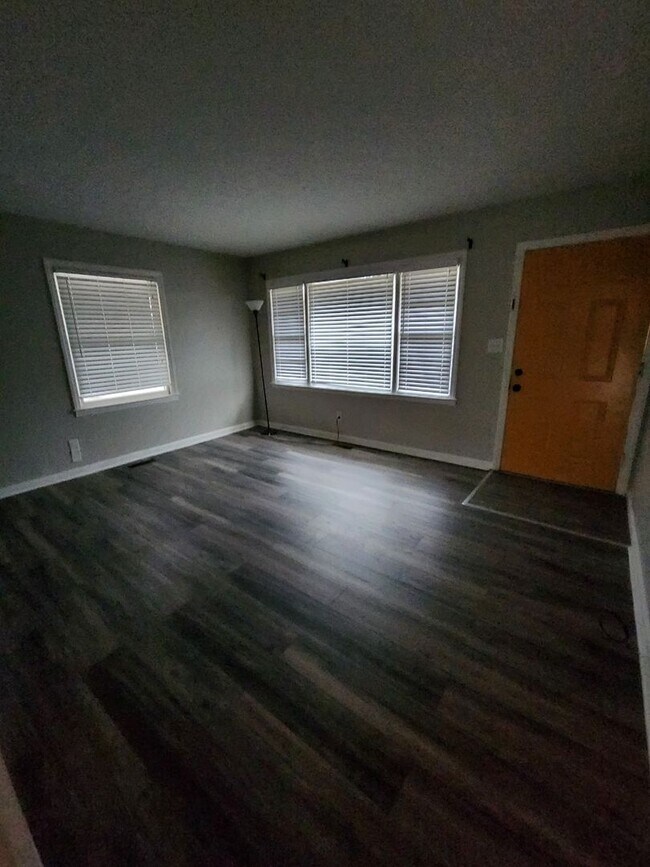 Building Photo - WELMAR