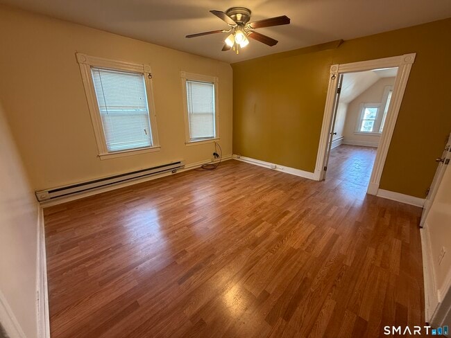 Building Photo - 215 Woodlawn Terrace