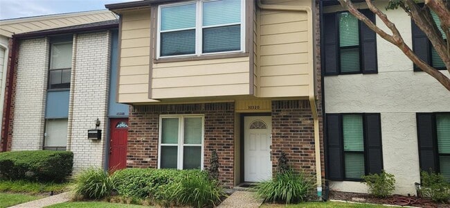 Building Photo - 10320 Longmont Dr