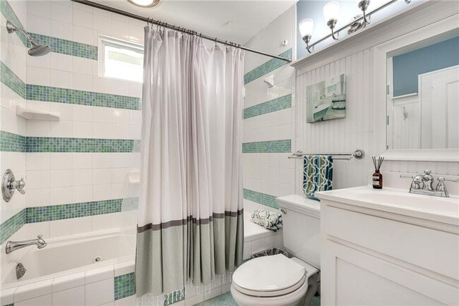 Building Photo - 953 Gilbert St SE