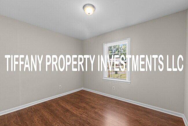 Building Photo - 654 Dundeen Dr