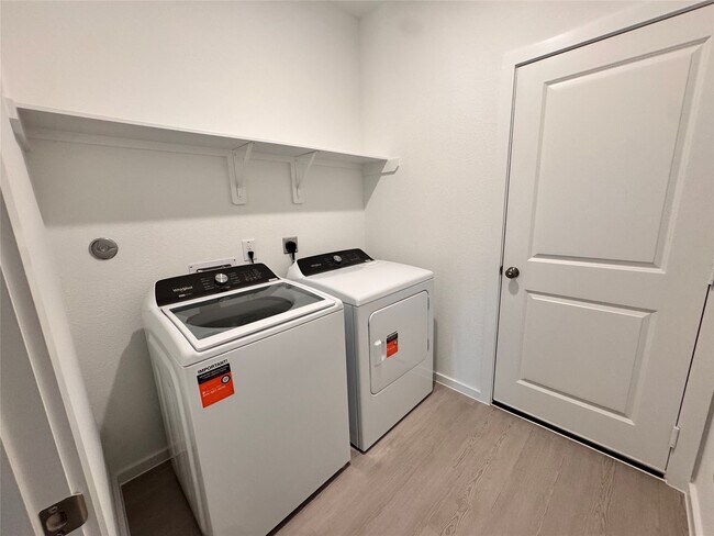 Building Photo - 25577 Balsamroot Dr