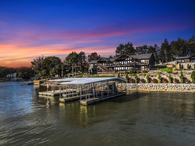 Building Photo - 201 Shady Ozark Ln