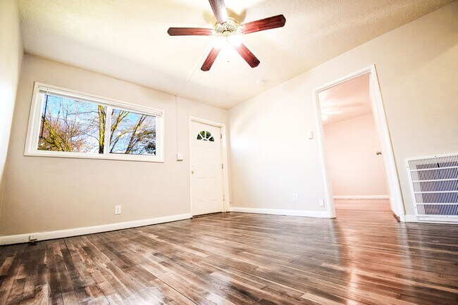 Building Photo - KIL-2121-2125