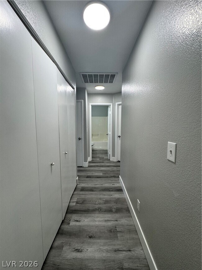 Building Photo - 10171 Arlington Abby St