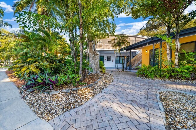 Building Photo - 312 NE 16th Terrace