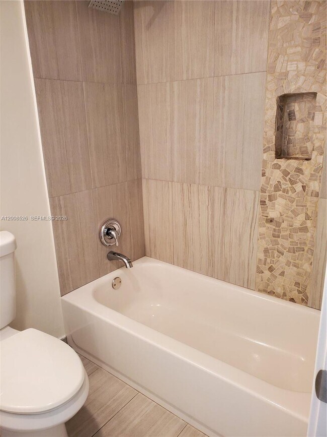 Building Photo - 1230 NE 139th St