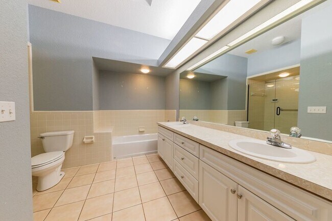 Building Photo - 38 Enclave Dr