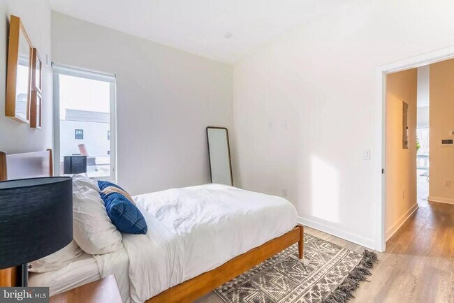 Building Photo - 521 N 41st St