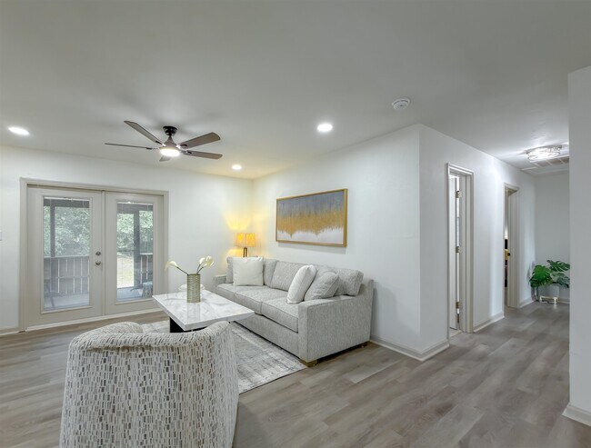 Building Photo - 2059 Little River Ln