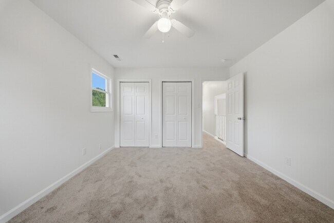 Building Photo - 313 Beacon Hill Ct