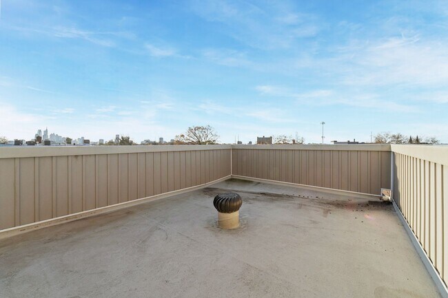 Building Photo - 4276 Parkside Ave