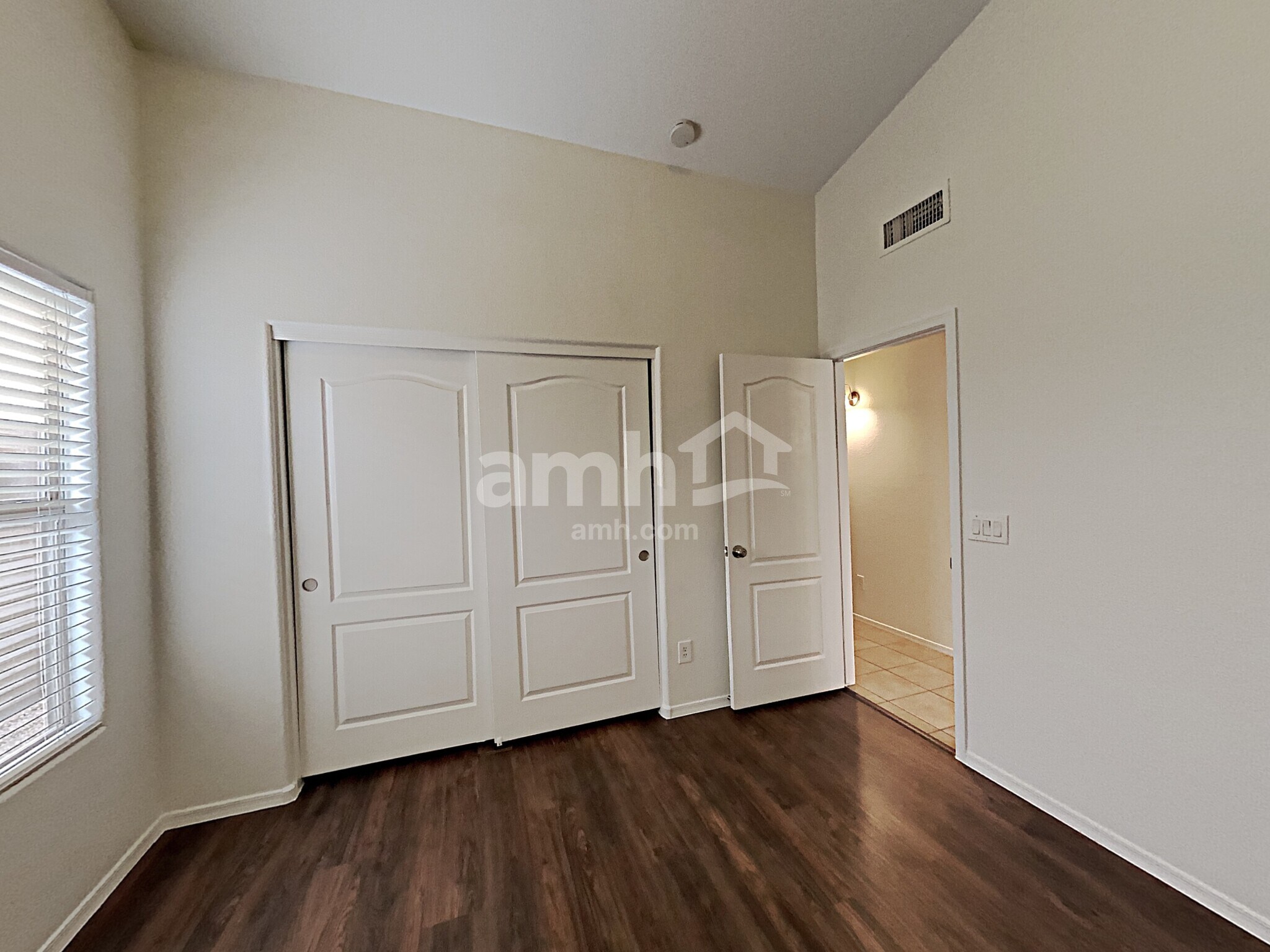 Building Photo - 12723 W Edgemont Ave