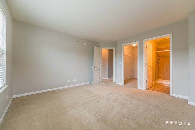 Building Photo - 1252 Evergreen Ave