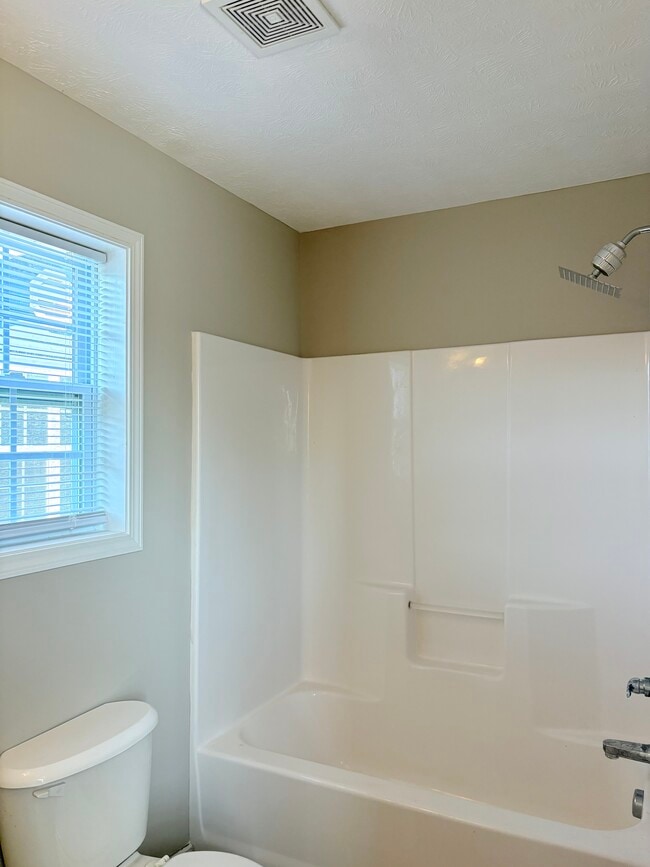 Building Photo - 336 Walnut Creek Dr