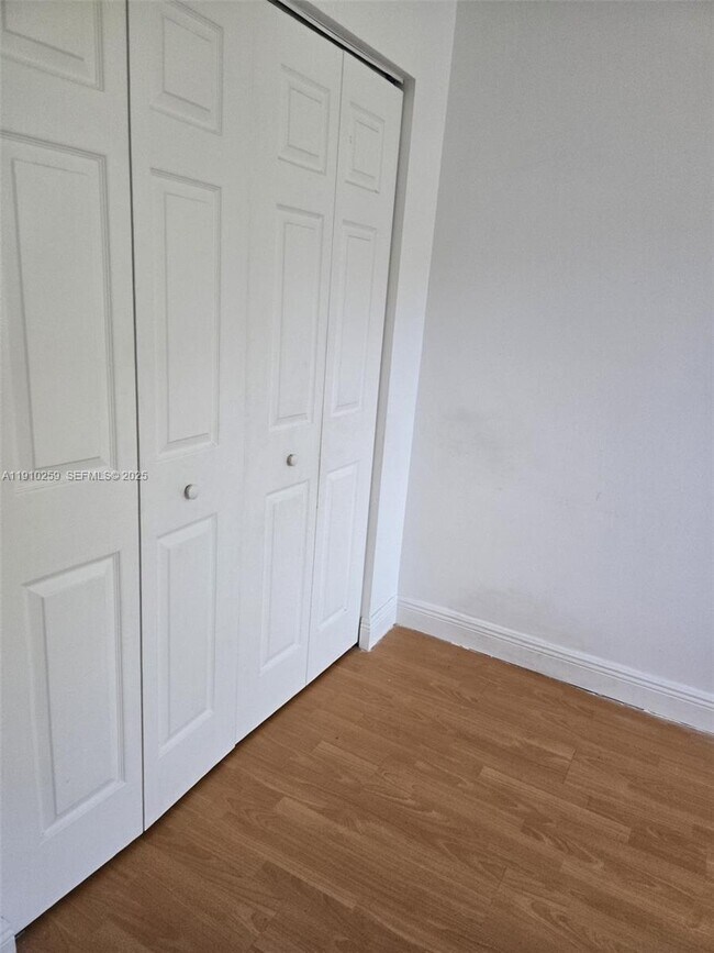 Building Photo - 4361 Dogwood Cir