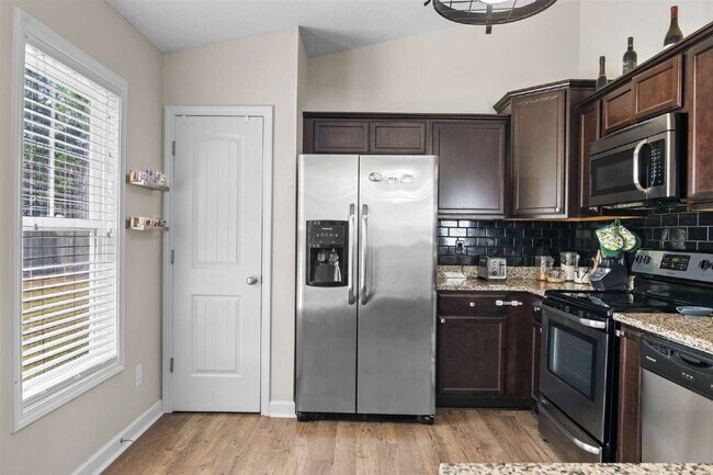 Building Photo - Charming 3-Bedroom Home with Bonus Room in...