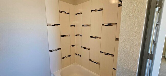 Building Photo - 2531 Northern Dr