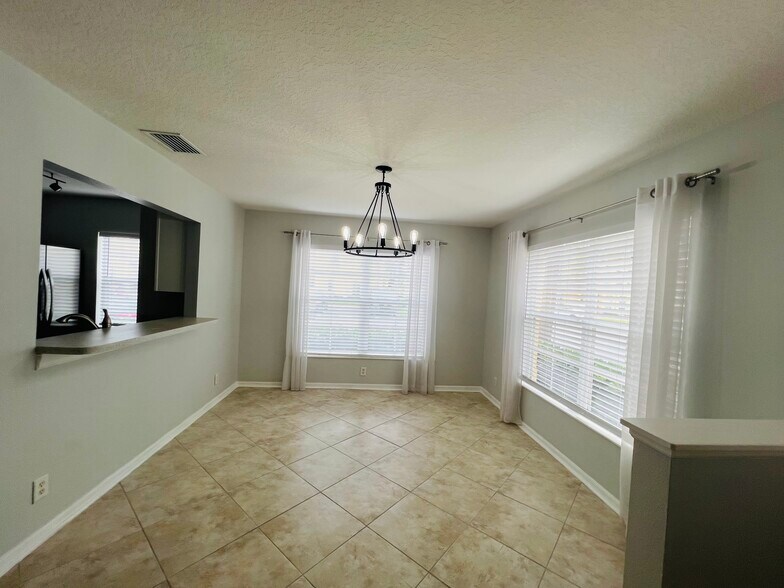 Building Photo - 3857 Island Way
