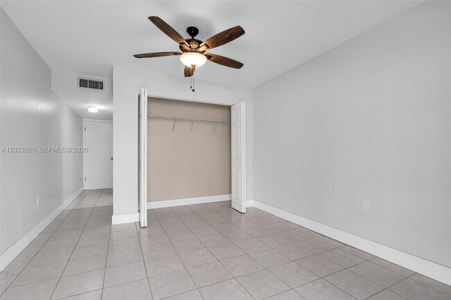 Building Photo - 3815 SW 82nd Ave